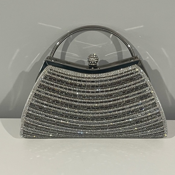 Elegant Silver Evening Bag - Picture 9 of 9